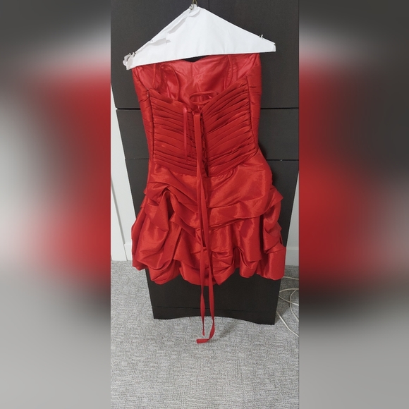 Dress - Picture 2 of 2